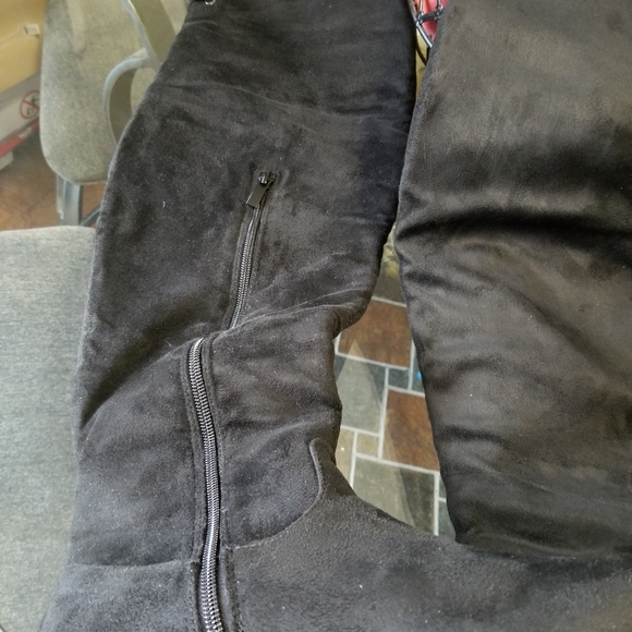 Blk over knee boots - Picture 4 of 4